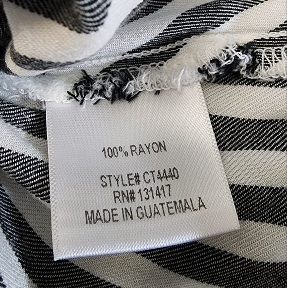 Blue Rain Button Down Sleeveless Blouse Size Small - Picture 8 of 8